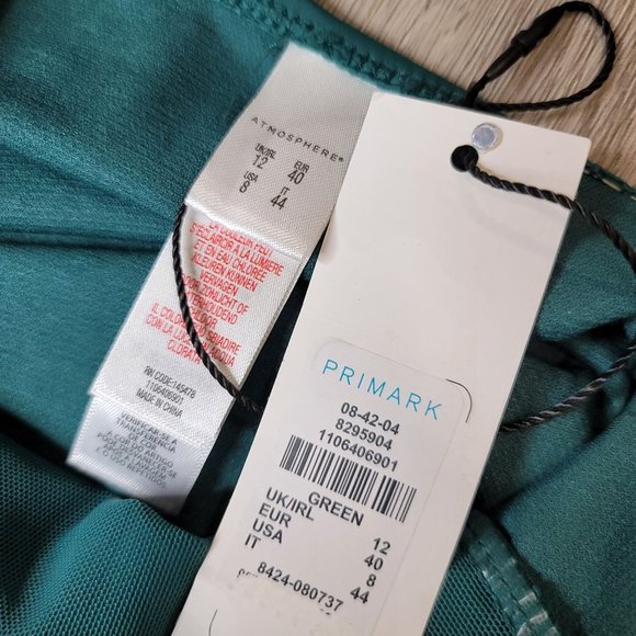 primark NWT green rushed satin type halter swim suit size 8 - Picture 4 of 4